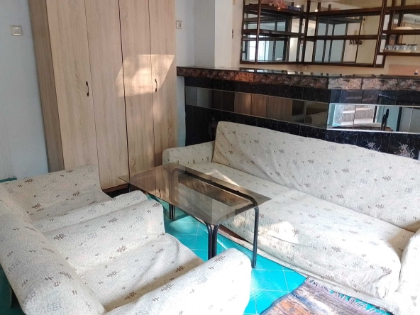 Дава се под наем Едностаен апартамент в Пазарджик, Център - 32 кв.м за 153 € - Снимка #1