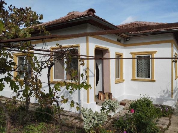 Къща в с. Писарово, Област Добрич - 90 кв.м за 442 €/кв.м - Снимка #1