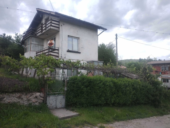 Къща в Перник, Църква - 140 кв.м за 200 €/кв.м - Снимка #1