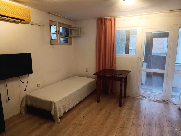 Дава се под наем Едностаен апартамент в Варна, Христо Ботев - 30 кв.м за 250 € - Снимка #1