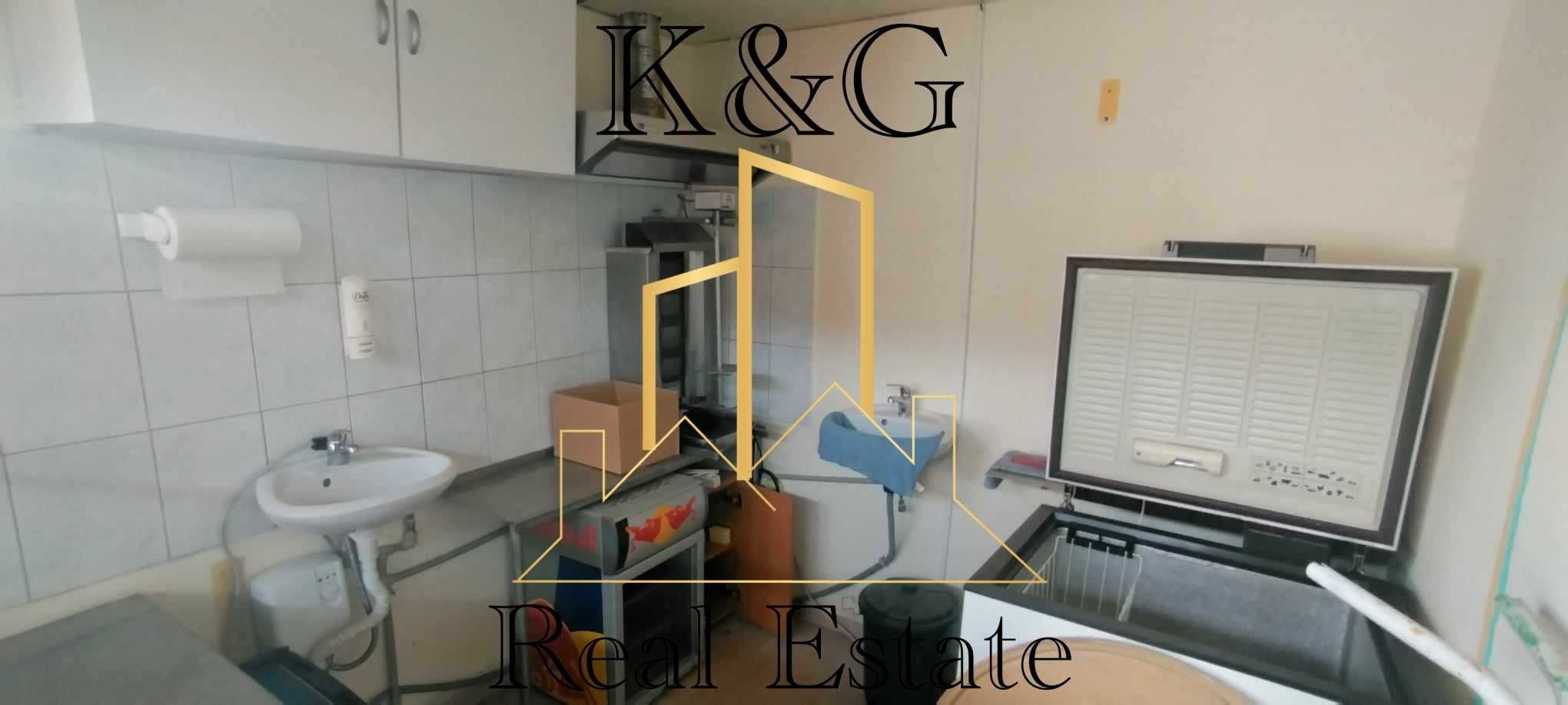 Магазин в Разград, Център - 12 кв.м за 1250 €/кв.м - Снимка #1