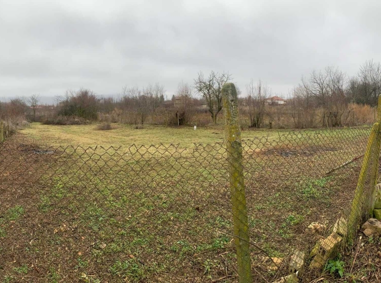 Парцел в с. Светлен, Област Търговище - 735 кв.м за 7 €/кв.м - Снимка #1