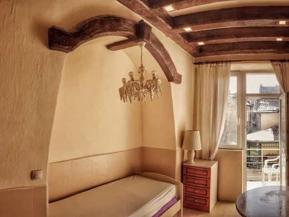 Дава се под наем Двустаен апартамент в София, Център - 60 кв.м за 440 € - Снимка #1