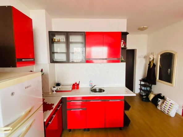 Дава се под наем Едностаен апартамент в Бургас, Сарафово - 30 кв.м за 306 € - Снимка #1