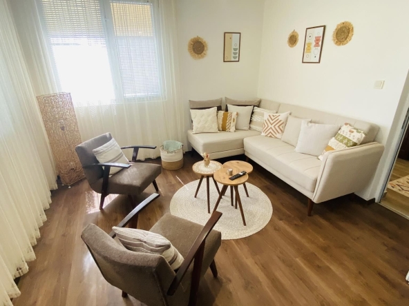 Дава се под наем Къща в Бургас, Сарафово - 150 кв.м за 1700 € - Снимка #1