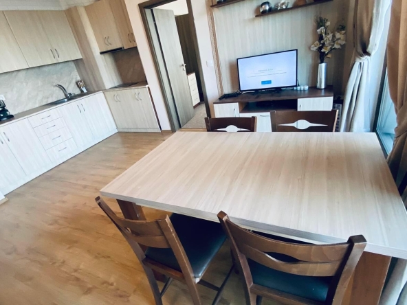 Дава се под наем Тристаен апартамент в Бургас, Зорница - 100 кв.м за 969 € - Снимка #1