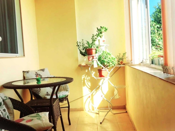 Дава се под наем Двустаен апартамент в Свети Влас - 70 кв.м за 20.4 € - Снимка #1