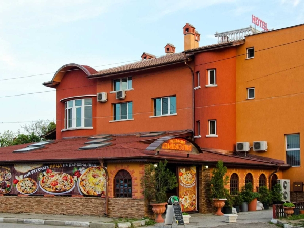 Хотел в Елин Пелин - 600 кв.м за 1403 €/кв.м - Снимка #1