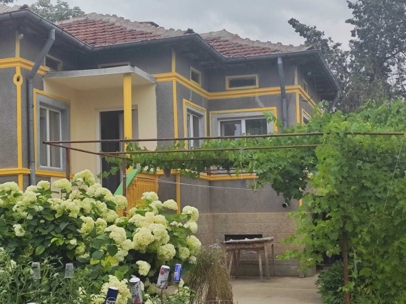 Къща в с. Красен, Област Добрич - 100 кв.м за 369 €/кв.м - Снимка #1