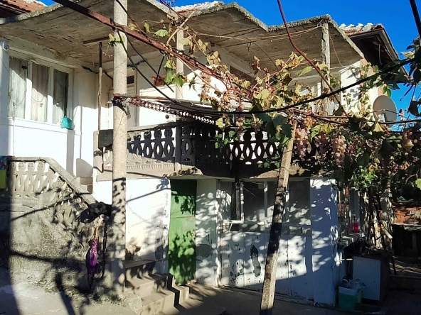 Къща в Тополовград - 1619 кв.м за 95 €/кв.м - Снимка #1