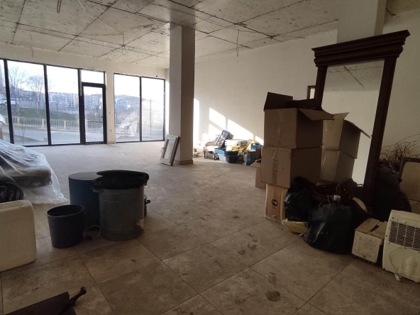 Магазин в Бургас, Меден рудник - зона А - 226 кв.м за 825 €/кв.м - Снимка #1