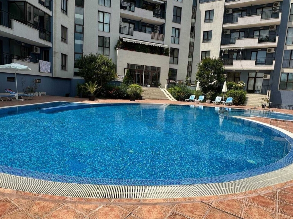 Дава се под наем Двустаен апартамент в к.к. Златни пясъци - 90 кв.м за 789 € - Снимка #1