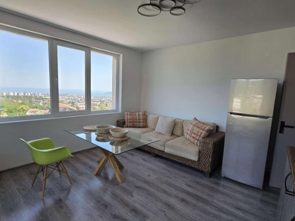 Дава се под наем Тристаен апартамент в Варна, Изгрев - 120 кв.м за 700 € - Снимка #1