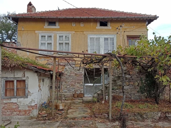 Къща в с. Змейово, Област Стара Загора - 100 кв.м за 550 €/кв.м - Снимка #1