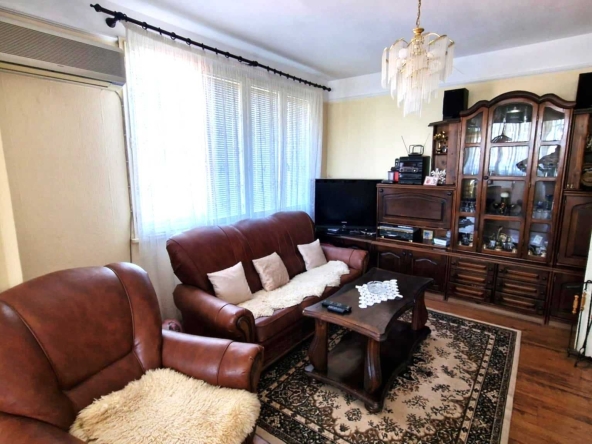 Етаж от къща в Русе, Дружба 1 - 155 кв.м за 543 €/кв.м - Снимка #1