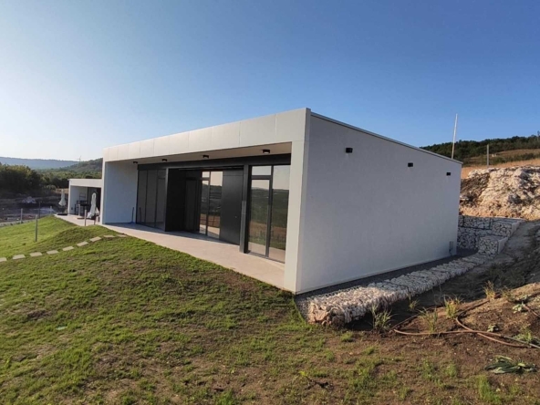 Къща в Балчик - 100 кв.м за 867 €/кв.м - Снимка #1