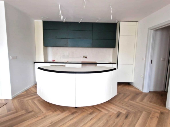 Тристаен апартамент в Русе, Център - 115 кв.м за 1273 €/кв.м - Снимка #1