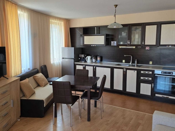 Дава се под наем Двустаен апартамент в Царево - 72 кв.м за 64.77 € - Снимка #1