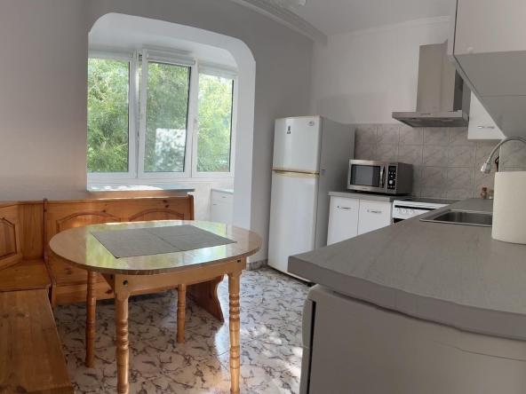 Дава се под наем Тристаен апартамент в София, Лозенец - 76 кв.м за 650 € - Снимка #1