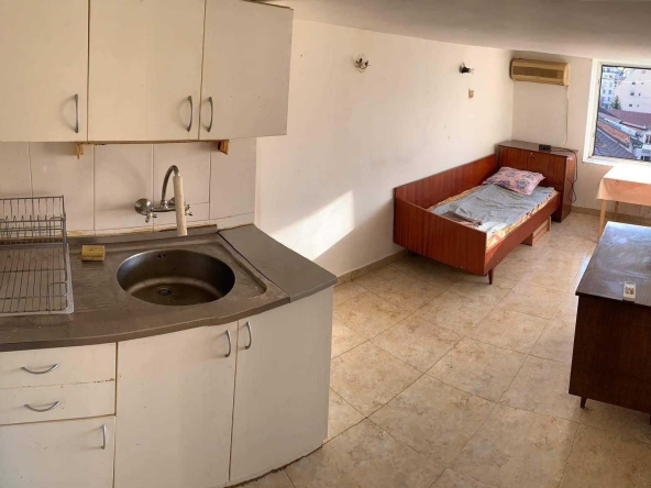 Дава се под наем Двустаен апартамент в Бургас, Възраждане - 40 кв.м за 75 € - Снимка #1