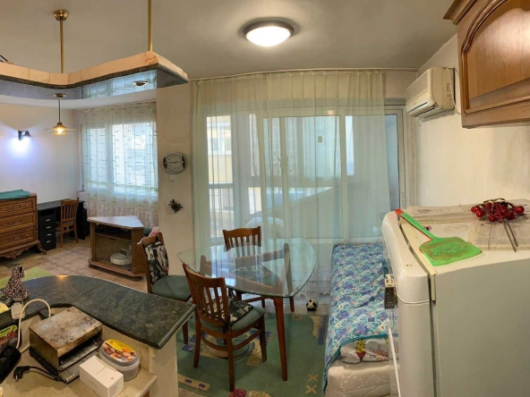 Дава се под наем Двустаен апартамент в Бургас, Център - 40 кв.м за 204 € - Снимка #1