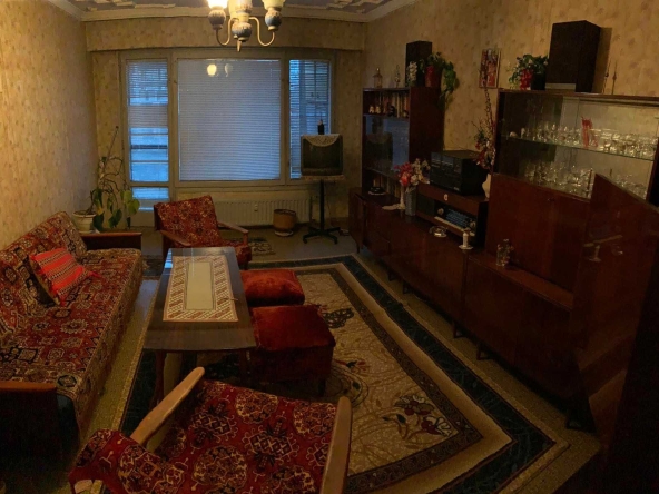 Дава се под наем Тристаен апартамент в Бургас, Славейков - 87 кв.м за 204 € - Снимка #1