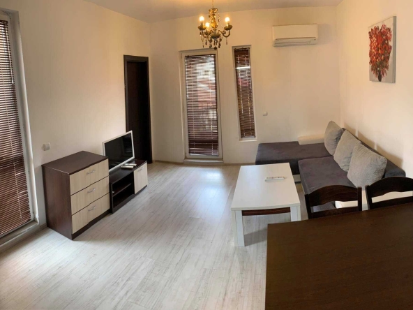 Дава се под наем Тристаен апартамент в Бургас, Лазур - 80 кв.м за 510 € - Снимка #1