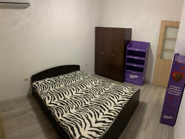 Дава се под наем Тристаен апартамент в Бургас, Славейков - 70 кв.м за 204 € - Снимка #1