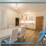 Дава се под наем Тристаен апартамент в София, Витоша - 140 кв.м за 1050 € - Снимка #1