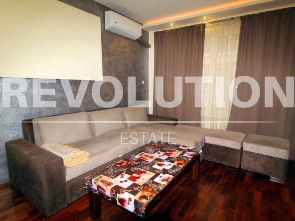 Дава се под наем Тристаен апартамент в Варна, Базар Левски - 100 кв.м за 800 € - Снимка #1