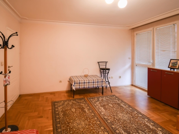 Дава се под наем Четиристаен апартамент в София, Лагера - 180 кв.м за 950 € - Снимка #1