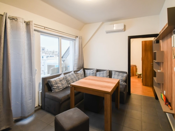 Дава се под наем Двустаен апартамент в София, Студентски град - 60 кв.м за 550 € - Снимка #1