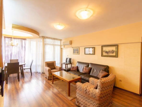 Дава се под наем Тристаен апартамент в София, Център - 86 кв.м за 850 € - Снимка #1