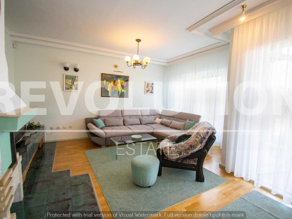 Дава се под наем Къща в София, Драгалевци - 320 кв.м за 2000 € - Снимка #1