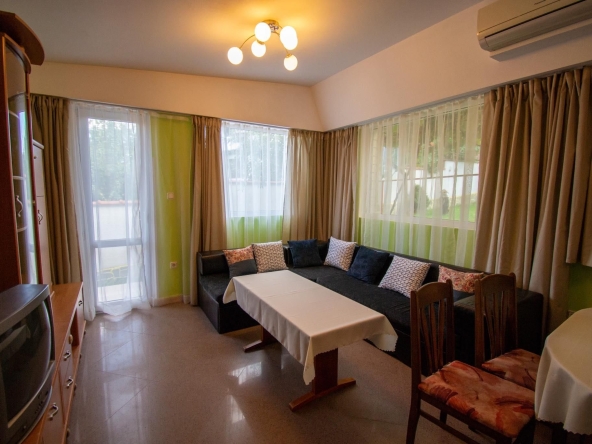 Дава се под наем Къща в София, Симеоново - 100 кв.м за 1199 € - Снимка #1