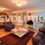 Дава се под наем Четиристаен апартамент в София, Лагера - 180 кв.м за 1296.42 € - Снимка #1