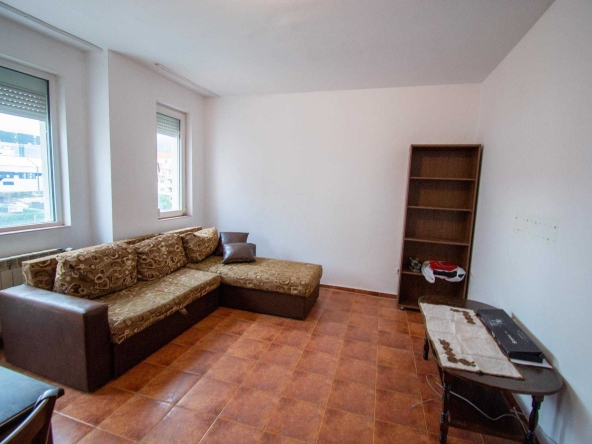 Дава се под наем Двустаен апартамент в София, Младост 4 - 52 кв.м за 375 € - Снимка #1