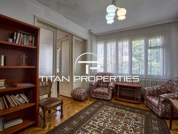 Дава се под наем Етаж от къща в Пловдив, Център - 108 кв.м за 433.5 € - Снимка #1