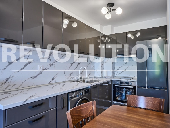 Дава се под наем Двустаен апартамент в Пловдив, Център - 50 кв.м за 460 € - Снимка #1