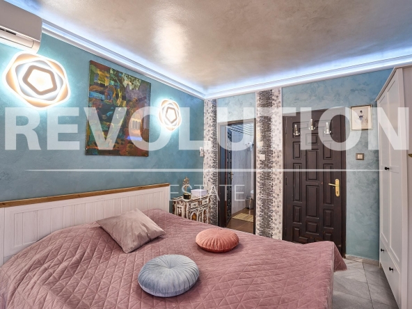 Дава се под наем Едностаен апартамент в Пловдив, Център - 38 кв.м за 562 € - Снимка #1