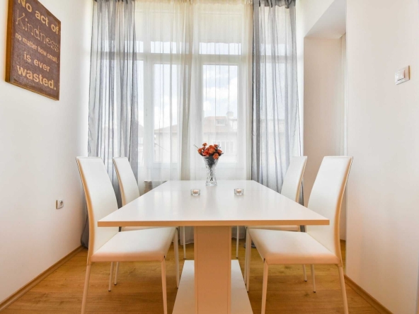 Дава се под наем Двустаен апартамент в София, Яворов - 70 кв.м за 612 € - Снимка #1