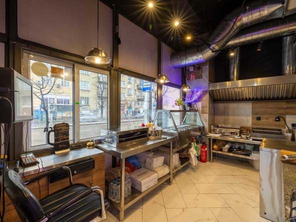 Дава се под наем Заведение в София, Център - 40 кв.м за 40800 € - Снимка #1