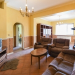 Дава се под наем Тристаен апартамент в София, Център - 135 кв.м за 875 € - Снимка #1