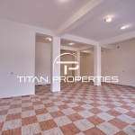 Дава се под наем Магазин в Пловдив, Център - 90 кв.м за 398.82 € - Снимка #1