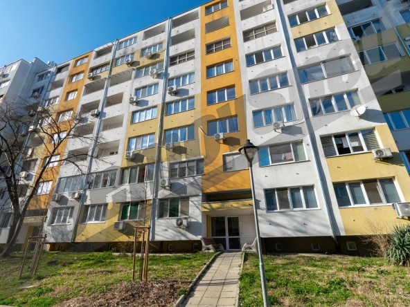 Тристаен апартамент в Бургас, Лазур - 62 кв.м за 1522 €/кв.м - Снимка #1