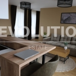 Дава се под наем Двустаен апартамент в Варна, Бриз - 90 кв.м за 700 € - Снимка #1