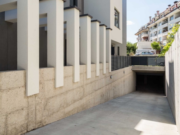 Гараж / Паркомясто в София, Горна баня - 72 кв.м за 764 €/кв.м - Снимка #1