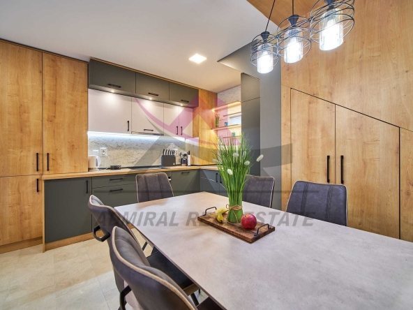 Дава се под наем Мезонет в к.к. Св.Св. Константин и Елена - 160 кв.м за 2000 € - Снимка #1