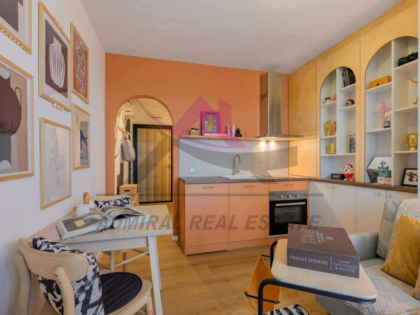 Дава се под наем Едностаен апартамент в Варна, Цветен квартал - 35 кв.м за 350 € - Снимка #1