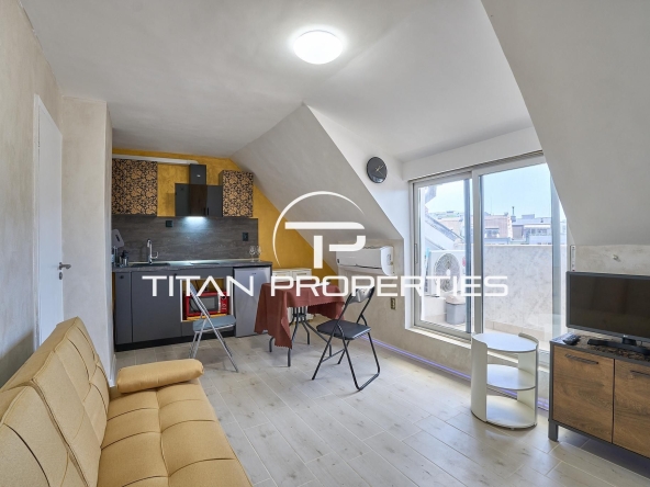 Дава се под наем Двустаен апартамент в Пловдив, Център - 30 кв.м за 325 € - Снимка #1